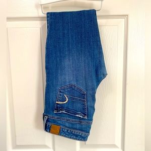 American Eagle Stretch Jeans. Size 10. Skinny/Straight.